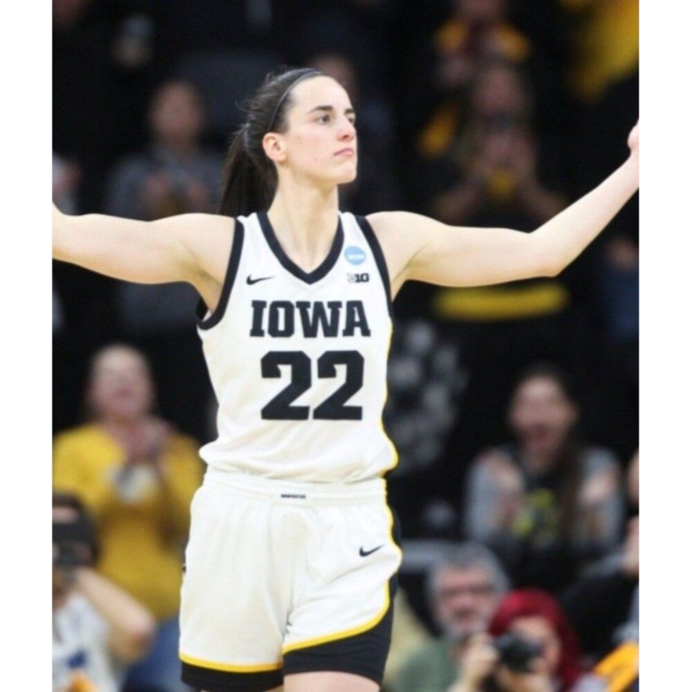 Caitlin Clark-(Iowa)-(Hawkeyes)-(White)-(Jersey)-(New Cond.)-(Size-L)-$65 - Picture 2 of 11